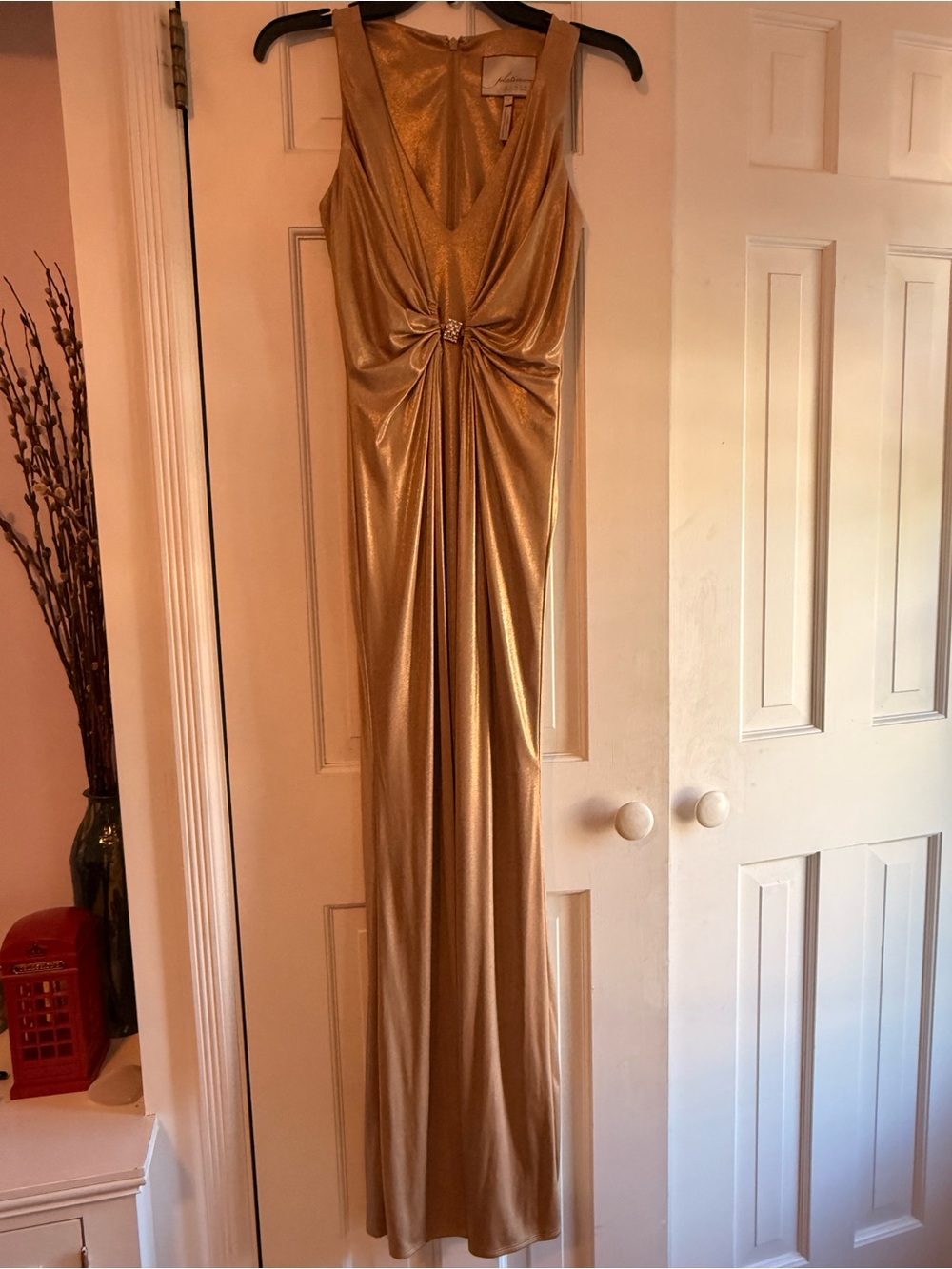 Laundry By Shelli Segal Gold Metallic Sleeveless V-Neck Dress